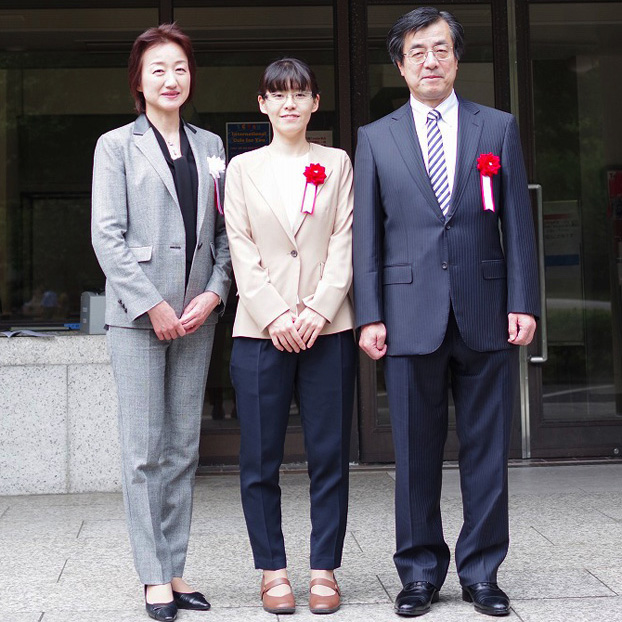 画像:(左から)JWEF委員長弥富氏,村上,源間