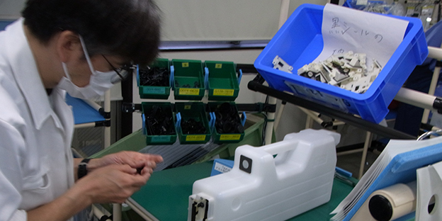 画像1：廃トナーボトル组立