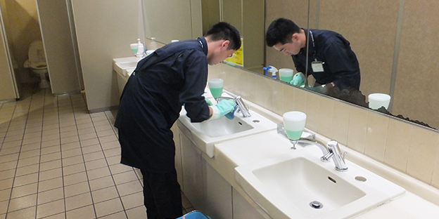 画像4：事业所内清扫