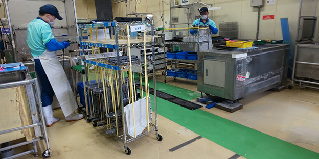 画像：リサイクル制品の洗净