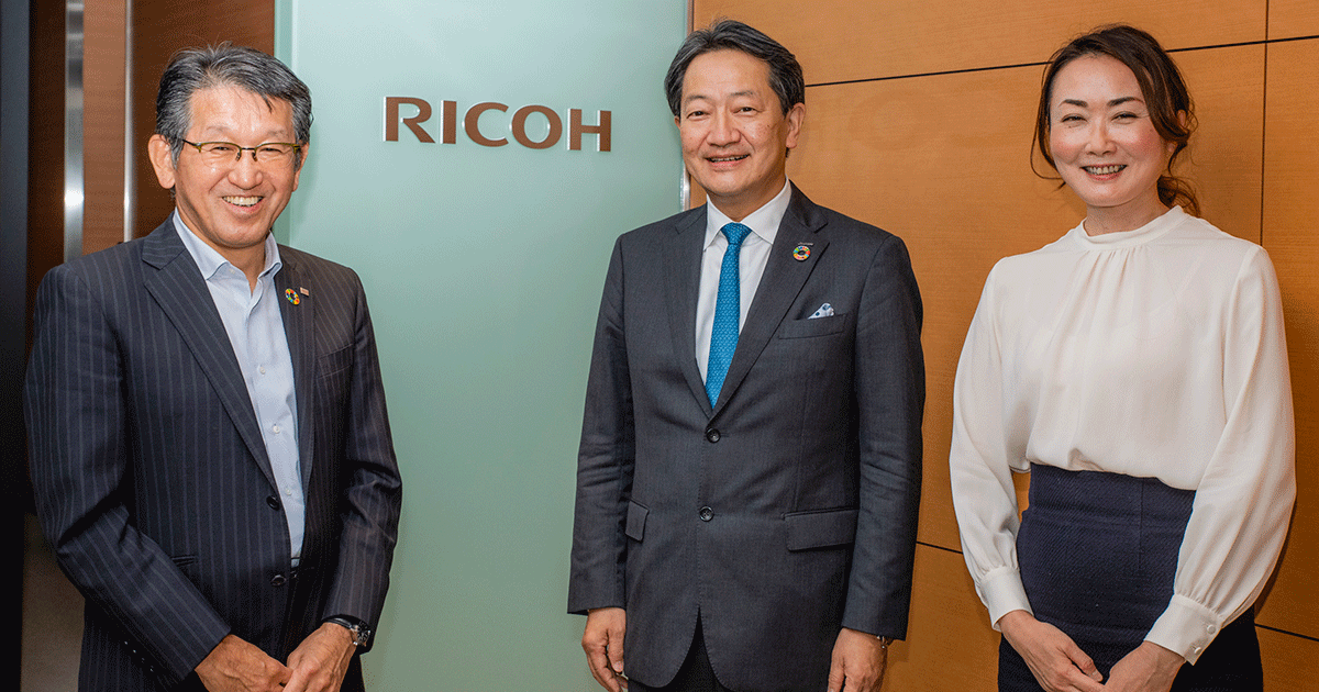 左から，リコーの山下良则，30％的俱乐部日本运営委员会の株式会社资生堂常务青木淳様，30％的俱乐部日本创立者のデロイトトーマツコンサルティング合同会社性别战略负责人只松美智子様